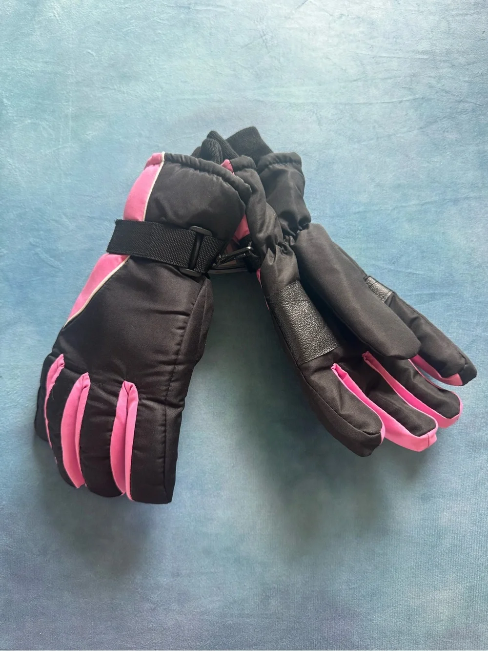 Insulated Black and Pink Winter wome’s ski Gloves - Women's Cold-Weather Mittens